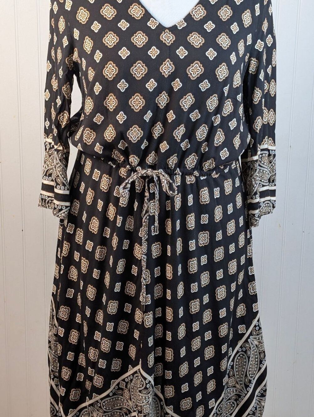MSK Black and Beige Patterned V-Neck Dress with Drawstring Waist,Boho Chic Large